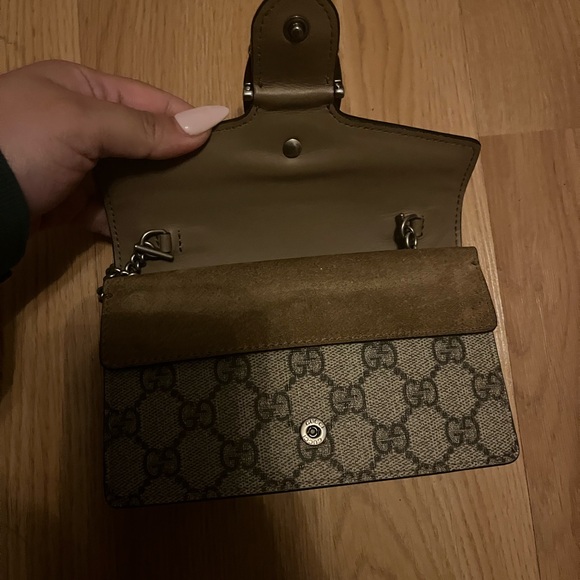 Gucci Beige Monogram Clutch with Snake Detail - Picture 5 of 6